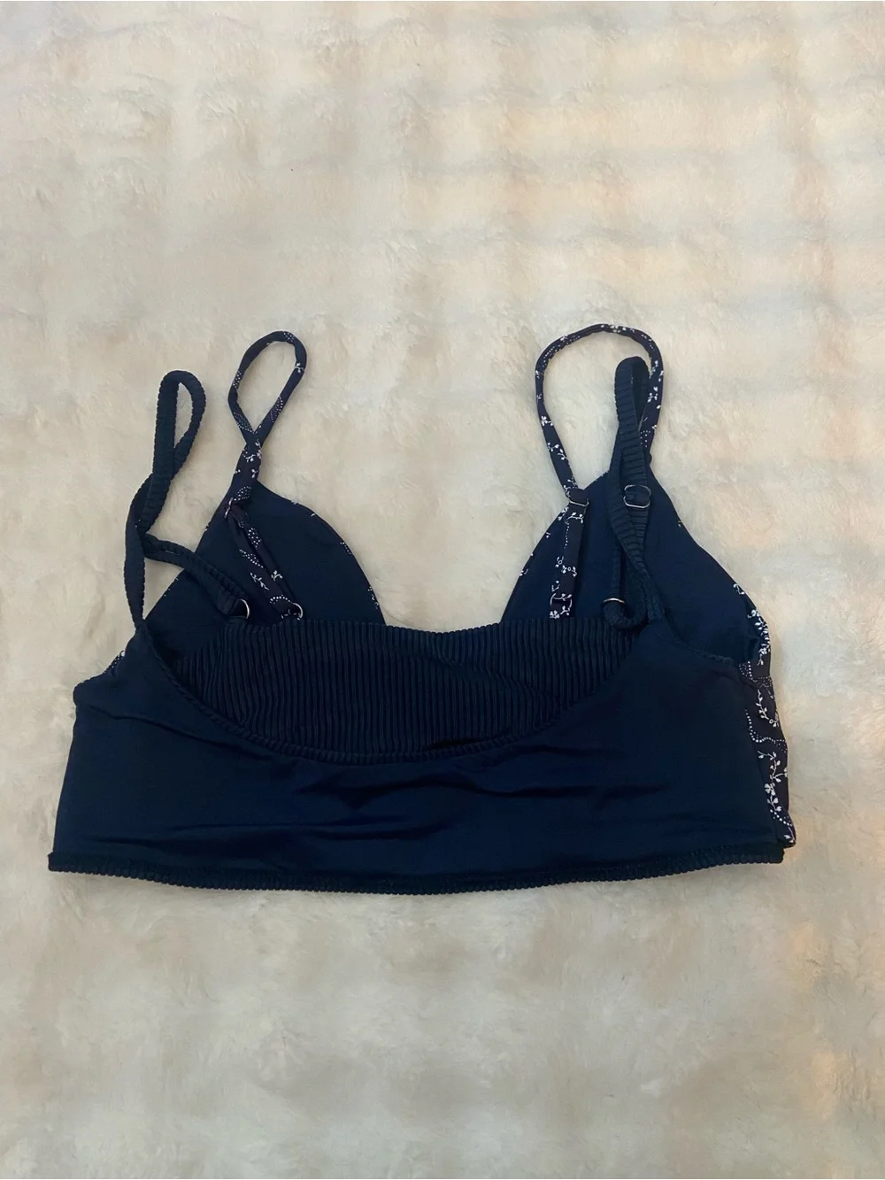 New! Frankies Bikinis Bellamy Navy Floral Triangle Bikini Top 39419